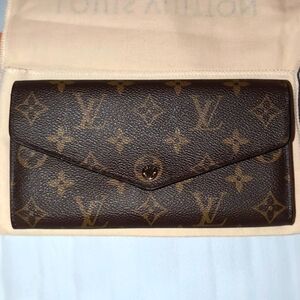 Louis Vuitton Sarah Wallet